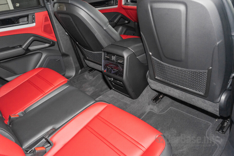 Porsche Cayenne 9Y0 Faceift (2023) Interior