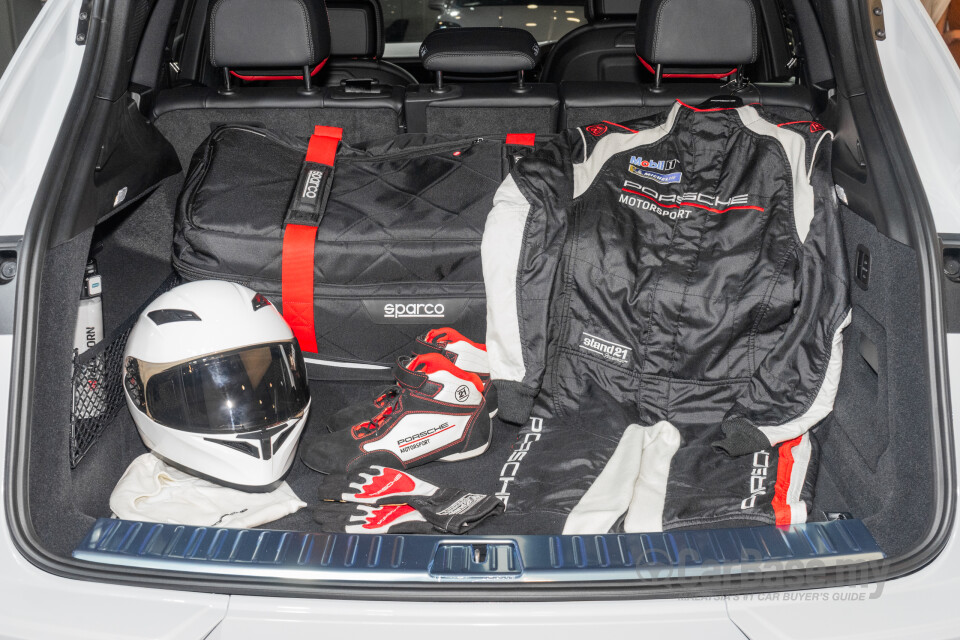 Porsche Cayenne 9Y0 Faceift (2023) Interior