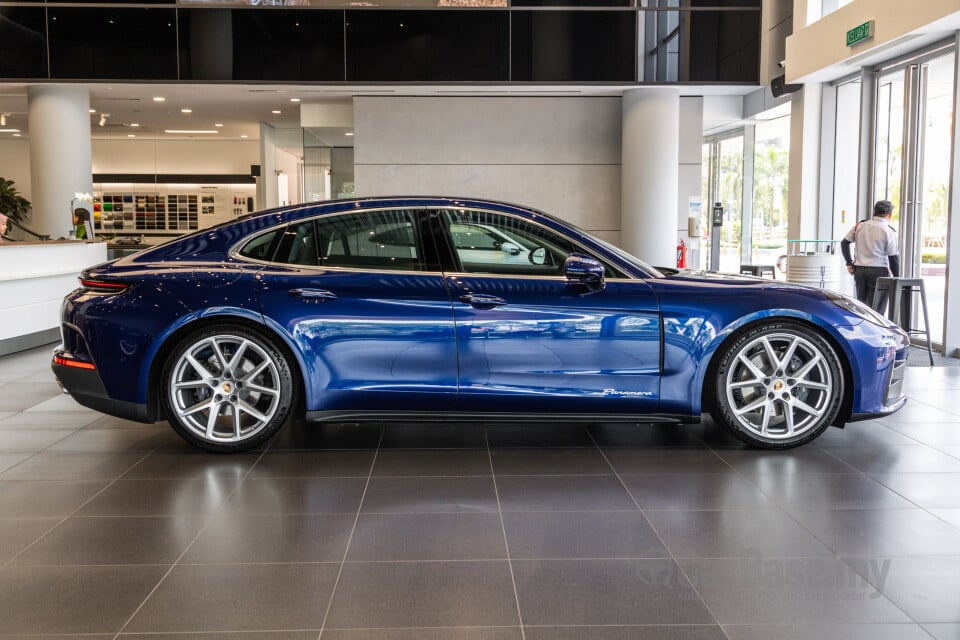 Porsche Panamera 972 (2024) Exterior