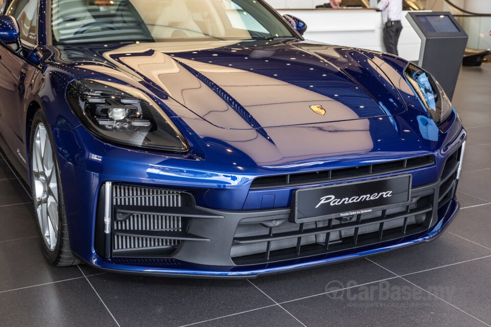 Porsche Panamera 972 (2024) Exterior