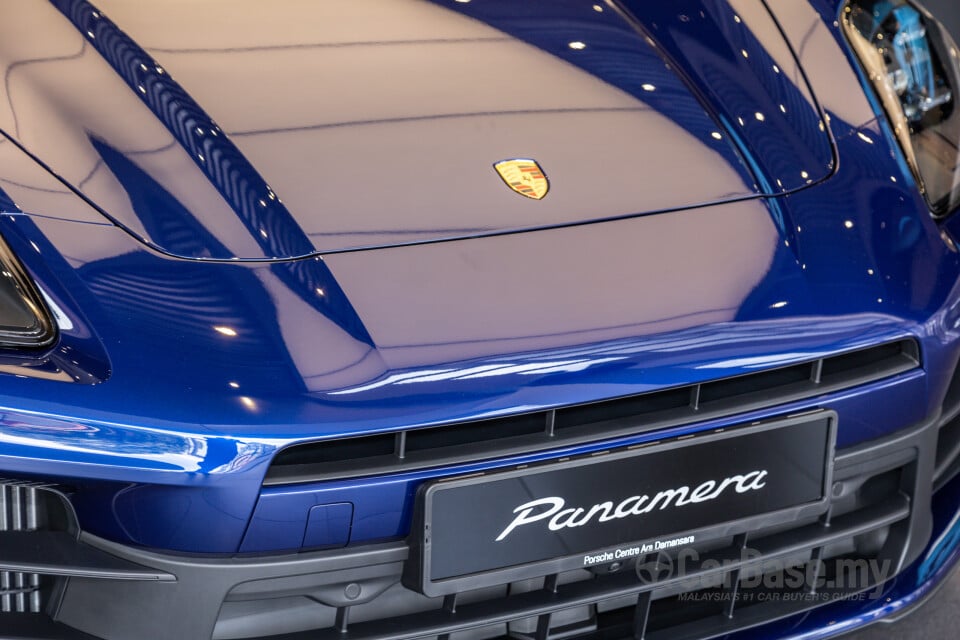 Porsche Panamera 972 (2024) Exterior