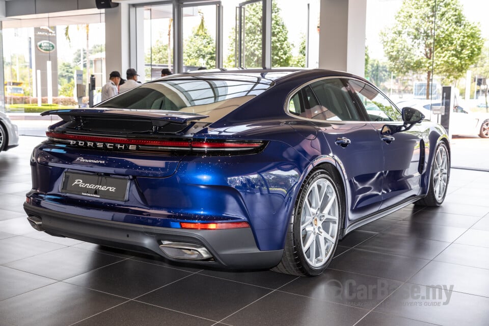 Porsche Panamera 972 (2024) Exterior