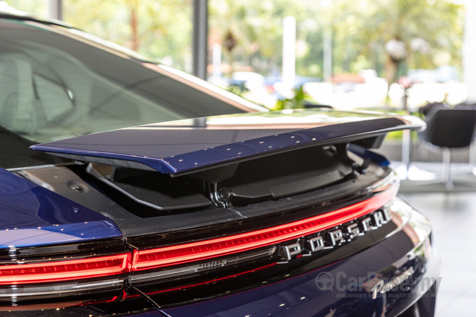 Porsche Panamera 972 (2024) Exterior