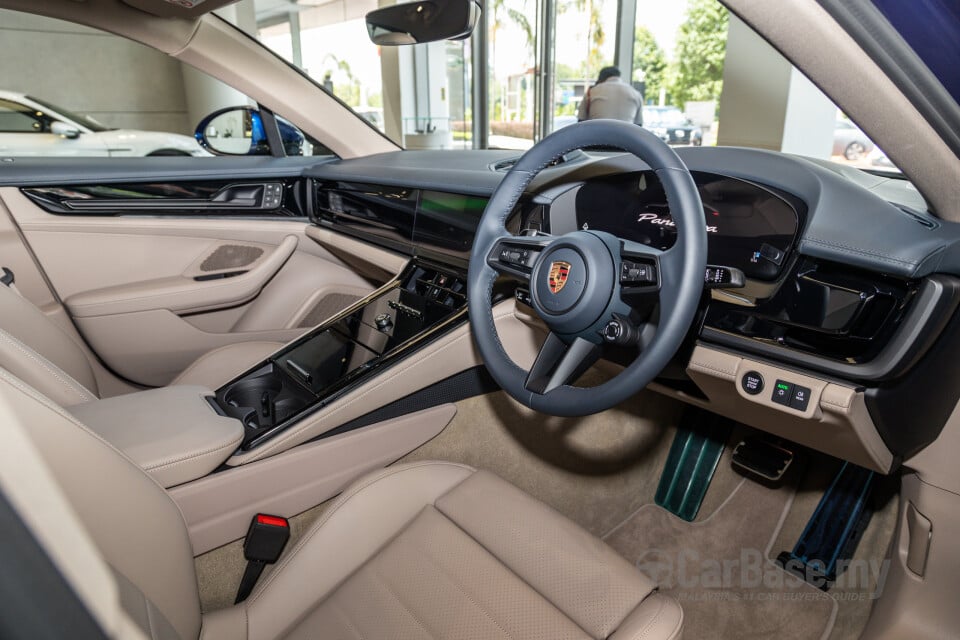 Porsche Panamera 972 (2024) Interior