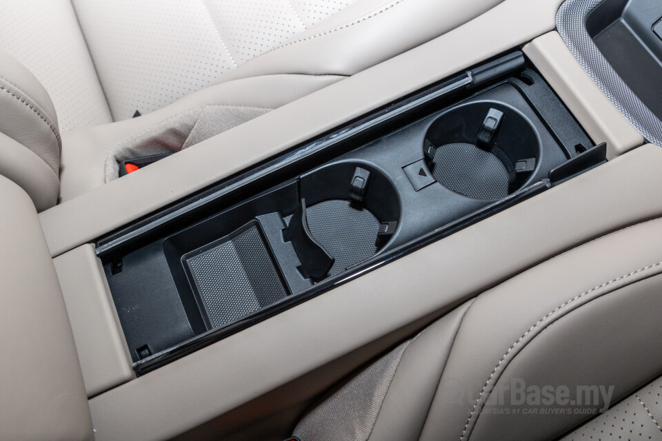 Porsche Panamera 972 (2024) Interior