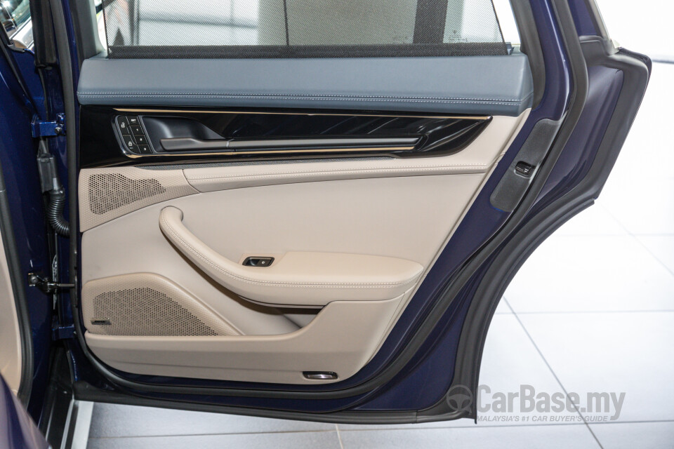 Porsche Panamera 972 (2024) Interior