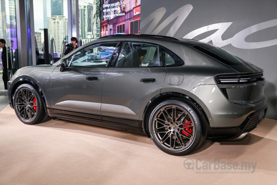 Porsche Macan Electric Mk1 (2024) Exterior