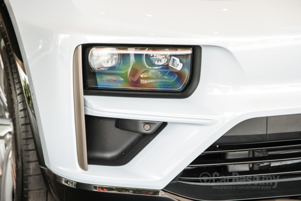 Porsche Macan Electric Mk1 (2024) Exterior
