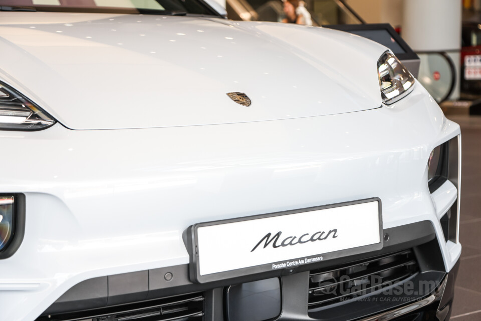 Porsche Macan Electric Mk1 (2024) Exterior