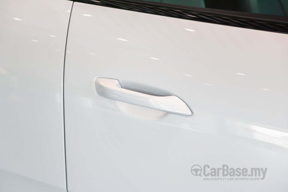 Porsche Macan Electric Mk1 (2024) Exterior