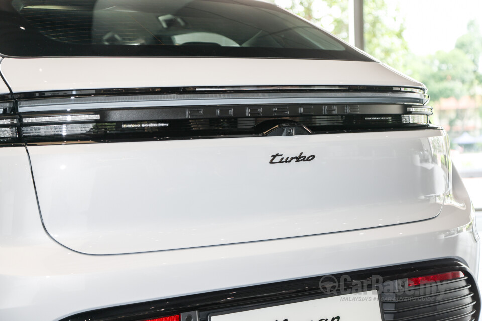 Porsche Macan Electric Mk1 (2024) Exterior