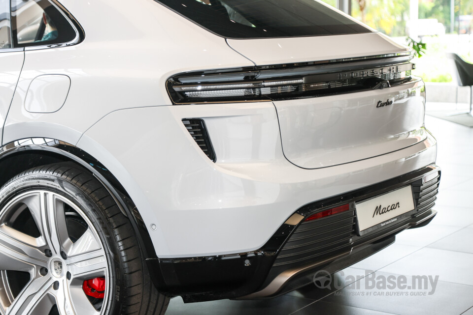 Porsche Macan Electric Mk1 (2024) Exterior