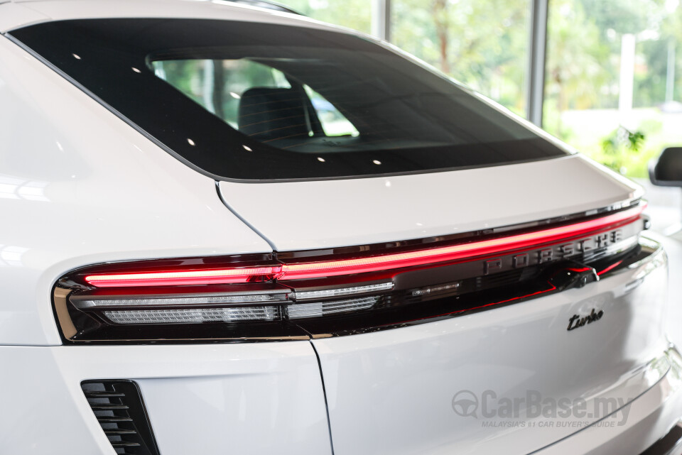 Porsche Macan Electric Mk1 (2024) Exterior