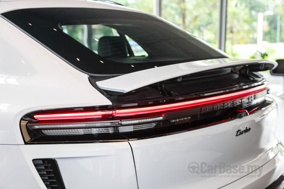 Porsche Macan Electric Mk1 (2024) Exterior