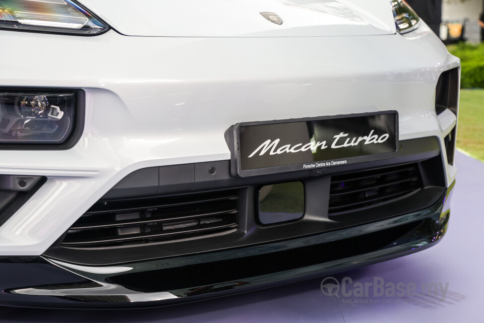 Porsche Macan Electric Mk1 (2024) Exterior