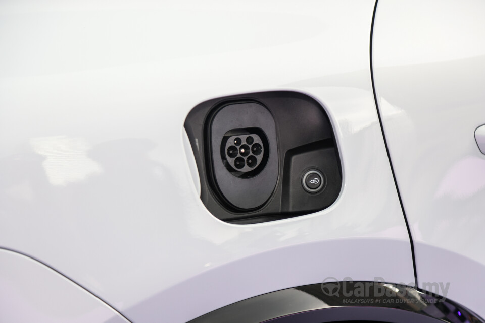 Porsche Macan Electric Mk1 (2024) Exterior