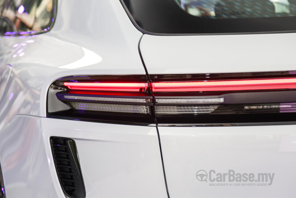 Porsche Macan Electric Mk1 (2024) Exterior