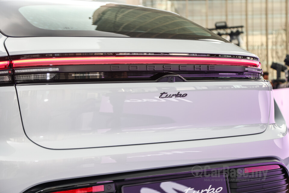 Porsche Macan Electric Mk1 (2024) Exterior