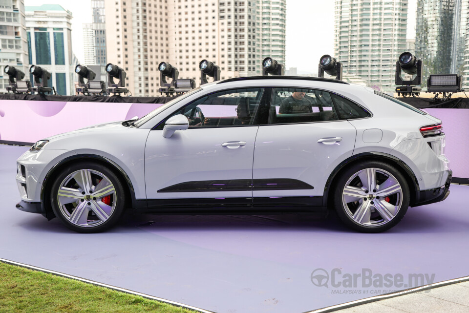 Porsche Macan Electric Mk1 (2024) Exterior