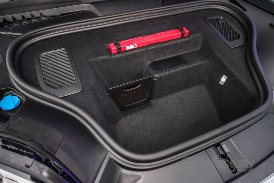 Porsche Macan Electric Mk1 (2024) Exterior