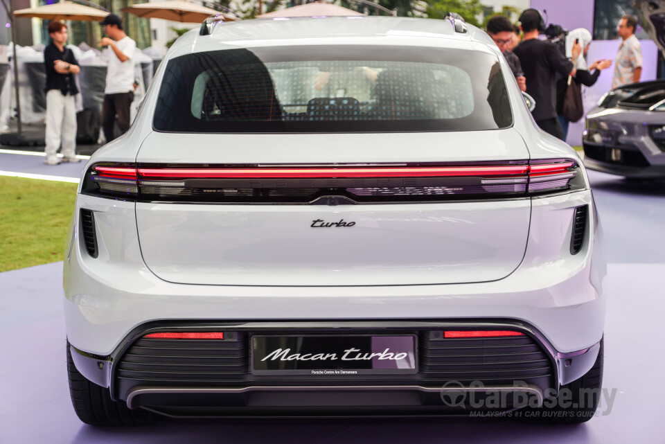 Porsche Macan Electric Mk1 (2024) Exterior