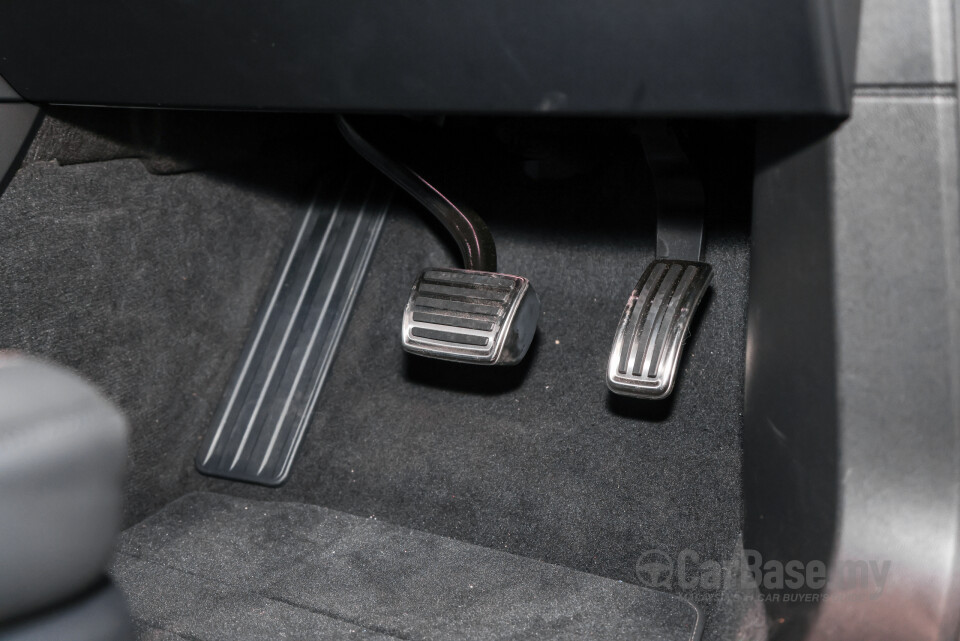 Porsche Macan Electric Mk1 (2024) Interior