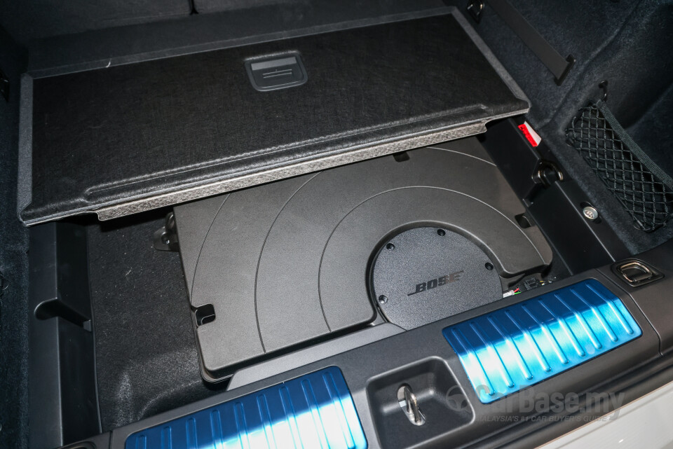 Porsche Macan Electric Mk1 (2024) Interior