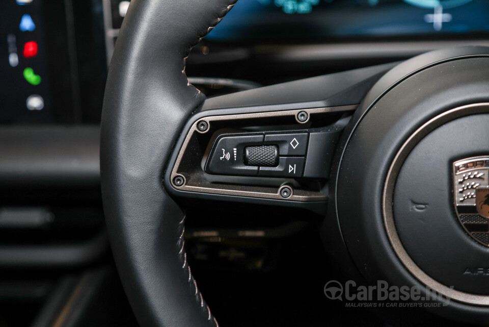 Porsche Macan Electric Mk1 (2024) Interior