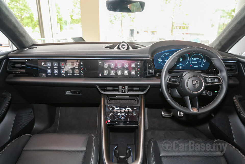 Porsche Macan Electric Mk1 (2024) Interior
