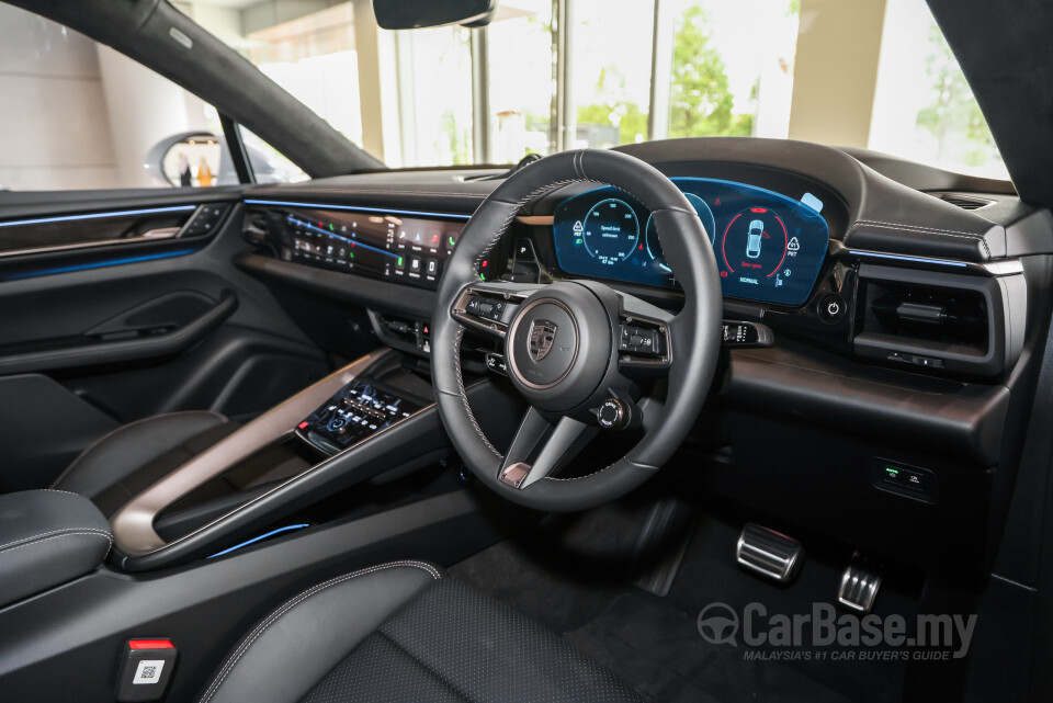 Porsche Macan Electric Mk1 (2024) Interior