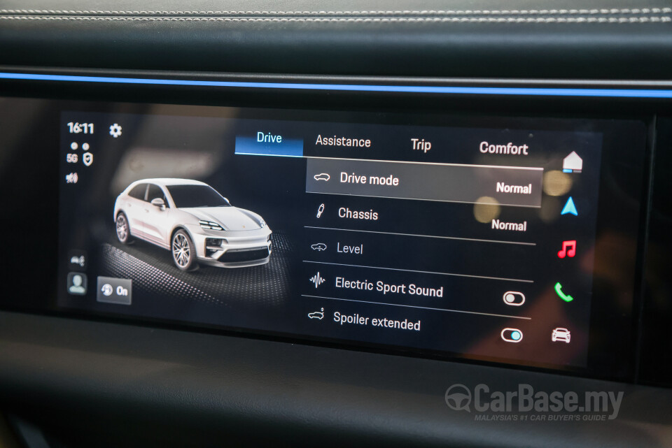Porsche Macan Electric Mk1 (2024) Interior