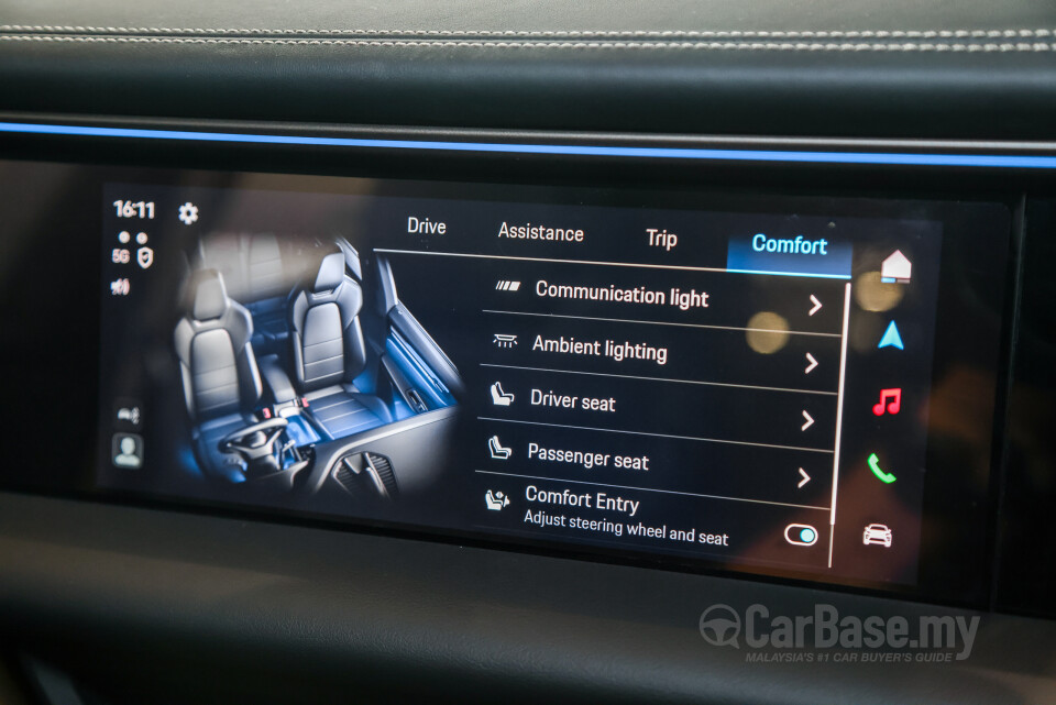Porsche Macan Electric Mk1 (2024) Interior