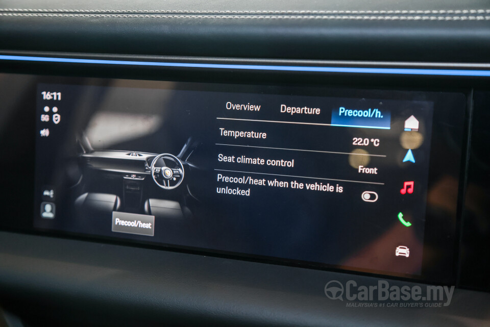 Porsche Macan Electric Mk1 (2024) Interior