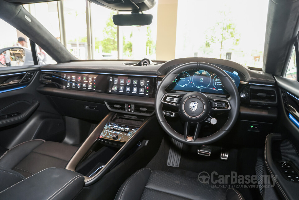 Porsche Macan Electric Mk1 (2024) Interior