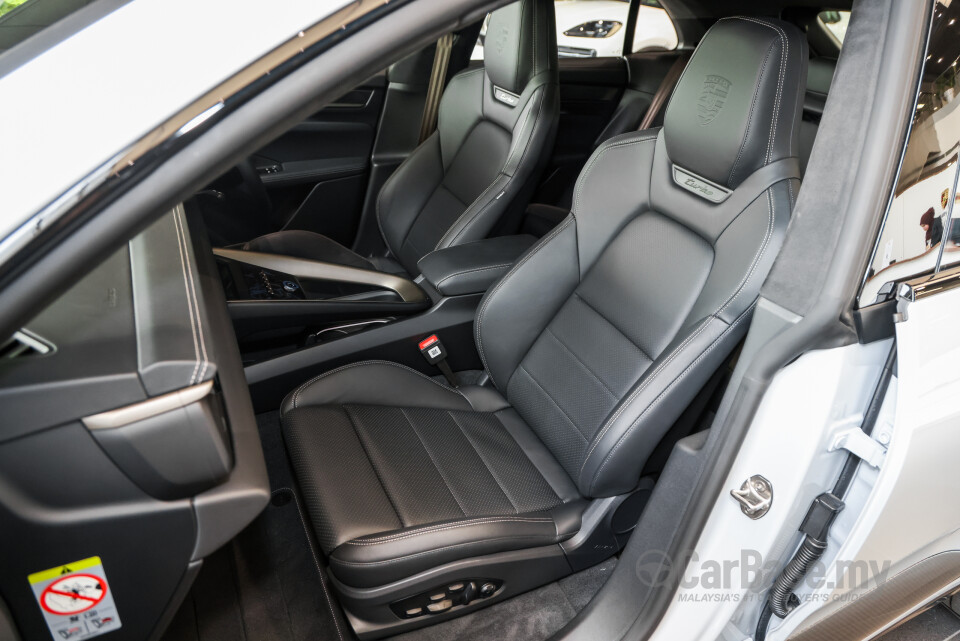 Porsche Macan Electric Mk1 (2024) Interior
