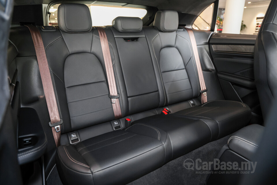 Porsche Macan Electric Mk1 (2024) Interior