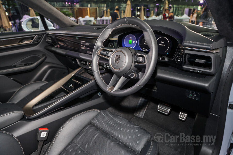Porsche Macan Electric Mk1 (2024) Interior