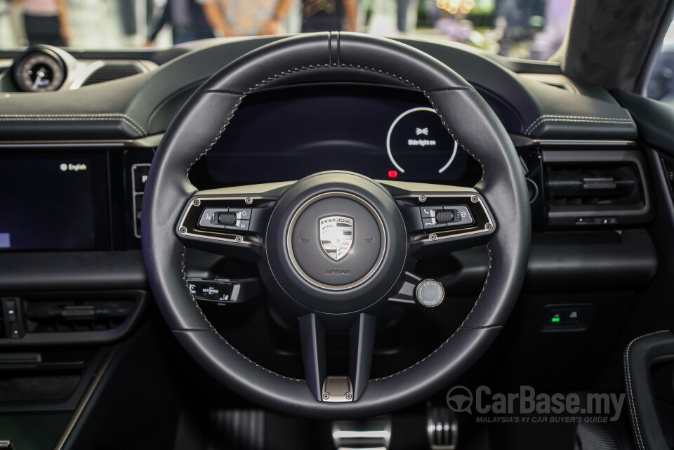 Porsche Macan Electric Mk1 (2024) Interior