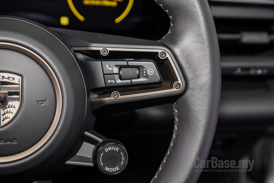 Porsche Macan Electric Mk1 (2024) Interior