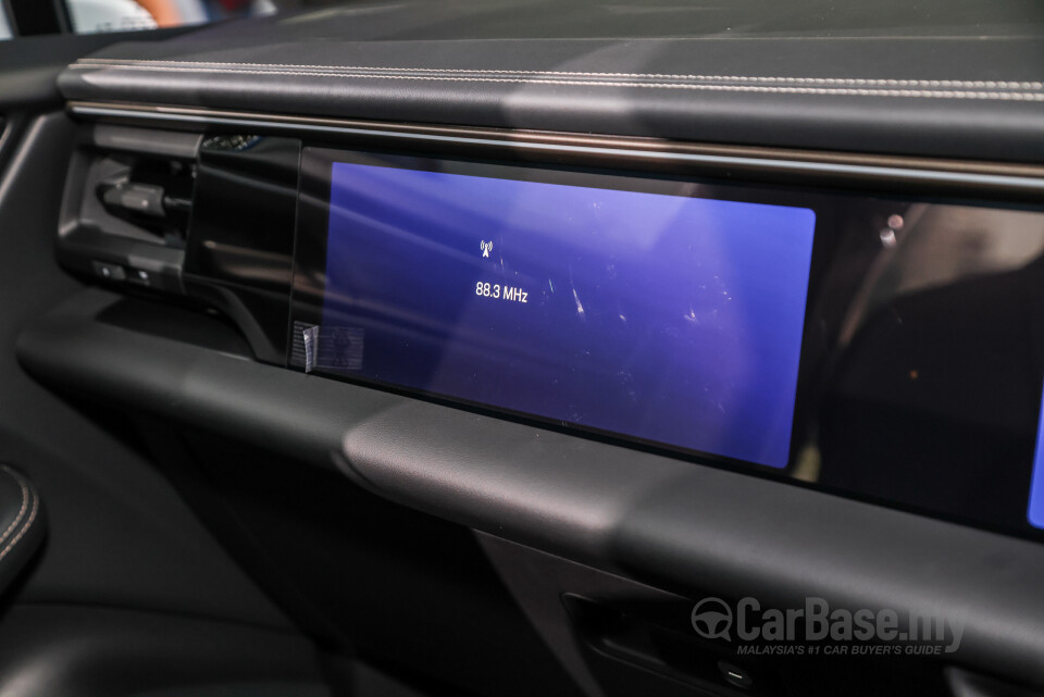 Porsche Macan Electric Mk1 (2024) Interior