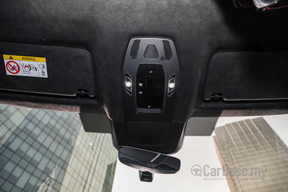 Porsche Macan Electric Mk1 (2024) Interior