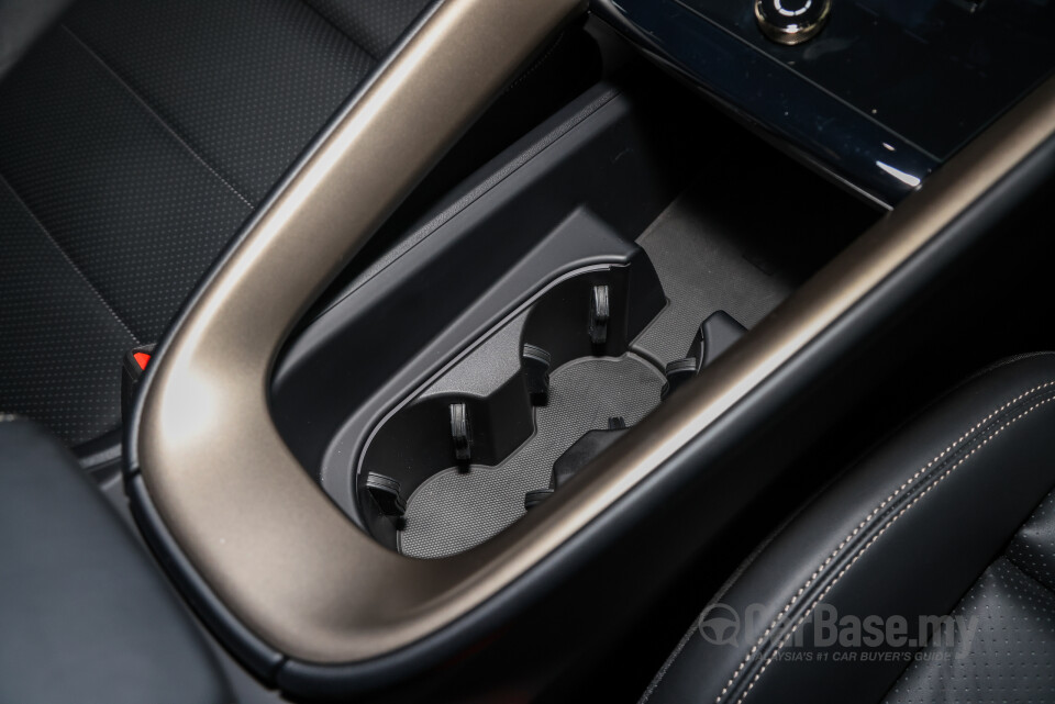 Porsche Macan Electric Mk1 (2024) Interior