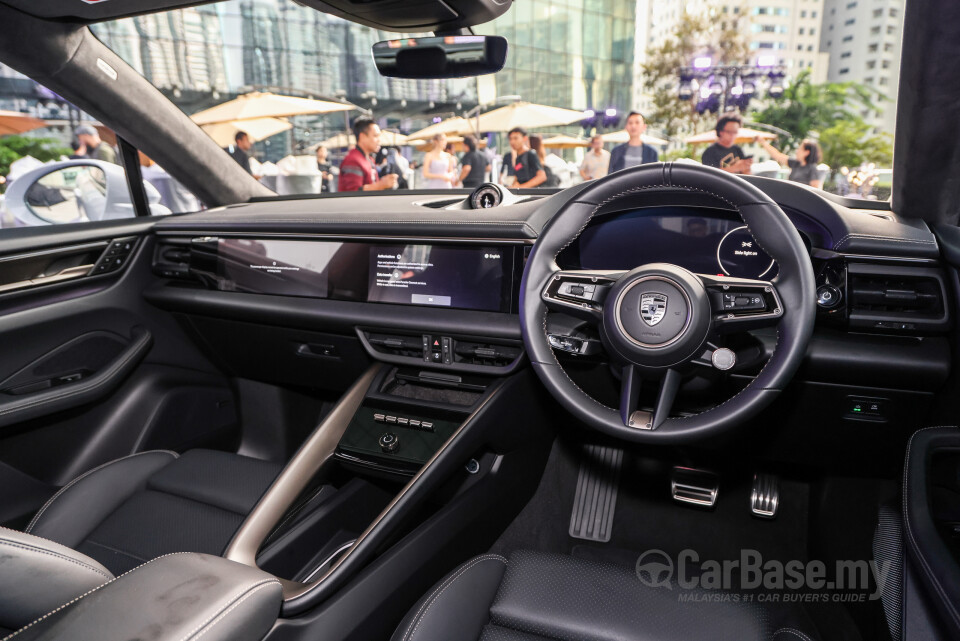 Porsche Macan Electric Mk1 (2024) Interior