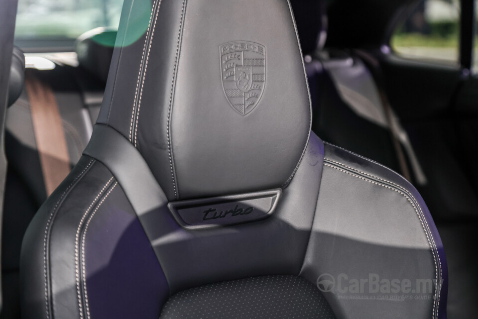 Porsche Macan Electric Mk1 (2024) Interior
