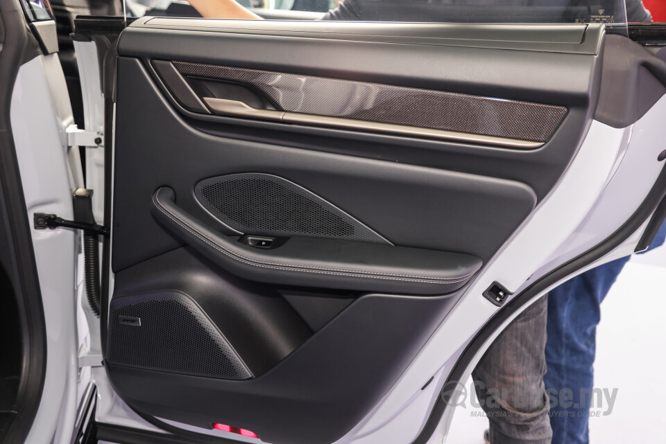 Porsche Macan Electric Mk1 (2024) Interior