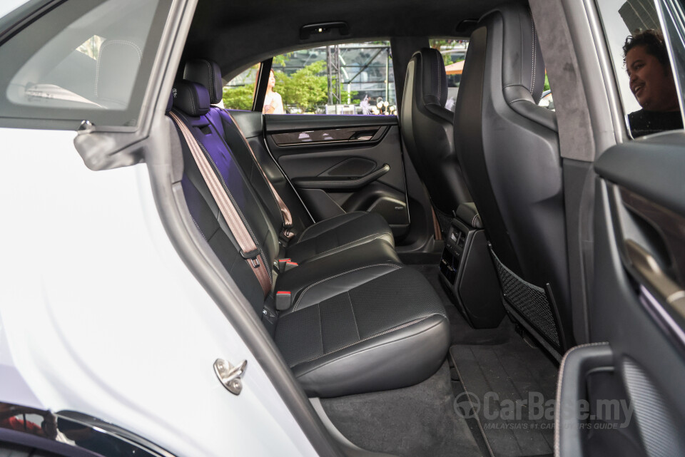 Porsche Macan Electric Mk1 (2024) Interior