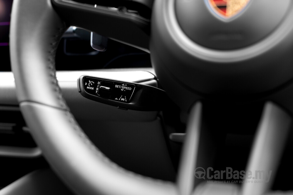 Porsche Cayenne Coupe 9YB (2025) Interior