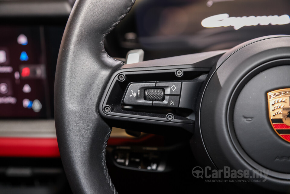 Porsche Cayenne Coupe 9YB (2025) Interior