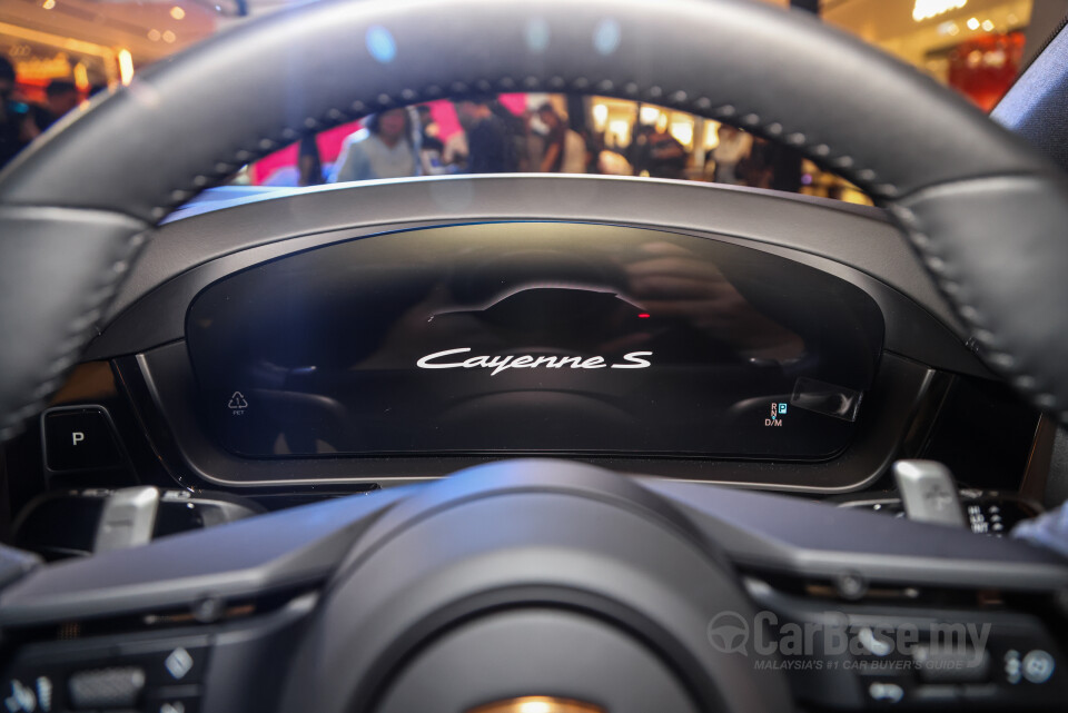 Porsche Cayenne Coupe 9YB (2025) Interior