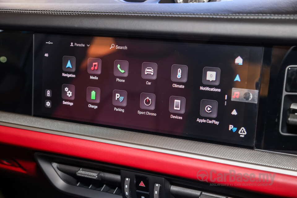Porsche Cayenne Coupe 9YB (2025) Interior